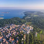 Complex Of 2 Olivia-marisol With 2 Private Pools For Up To 20 Persons, 200m From The