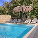 Complex Of 2 Olivia-marisol With 2 Private Pools For Up To 20 Persons, 200m From The Banjole