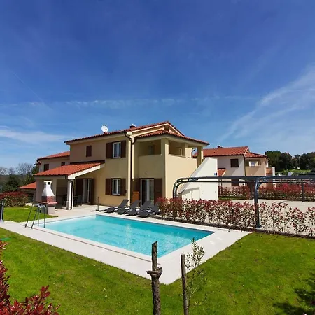 Villa Complex Of 2 Olivia-marisol With 2 Private Pools For Up To 20 Persons, 200m From The