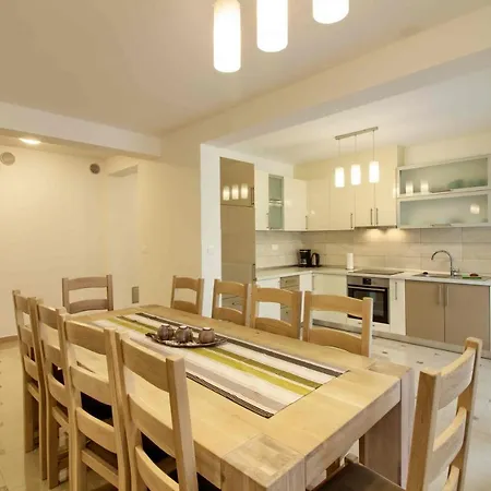 Complex Of 2 Olivia-marisol With 2 Private Pools For Up To 20 Persons, 200m From The Villa *