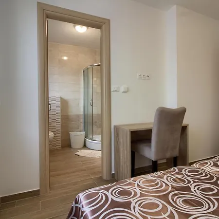 Complex Of 2 Olivia-marisol With 2 Private Pools For Up To 20 Persons, 200m From The Villa *