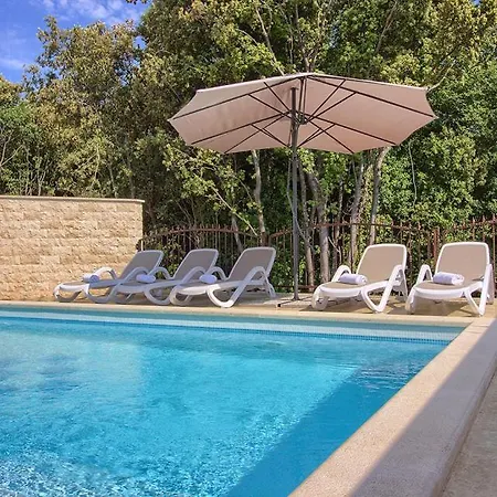 Complex Of 2 Olivia-marisol With 2 Private Pools For Up To 20 Persons, 200m From The 반졸레