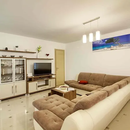 빌라 Complex Of 2 Olivia-marisol With 2 Private Pools For Up To 20 Persons, 200m From The *