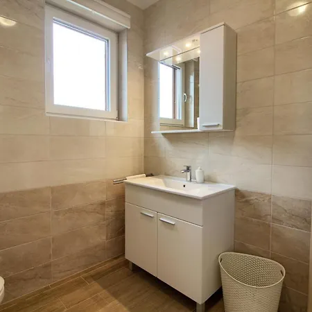 Complex Of 2 Olivia-marisol With 2 Private Pools For Up To 20 Persons, 200m From The Villa *