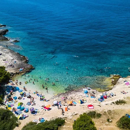 Complex Of 2 Olivia-marisol With 2 Private Pools For Up To 20 Persons, 200m From The