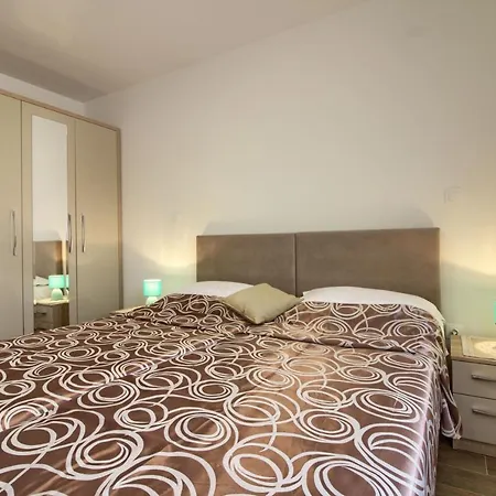 Complex Of 2 Olivia-marisol With 2 Private Pools For Up To 20 Persons, 200m From The *
