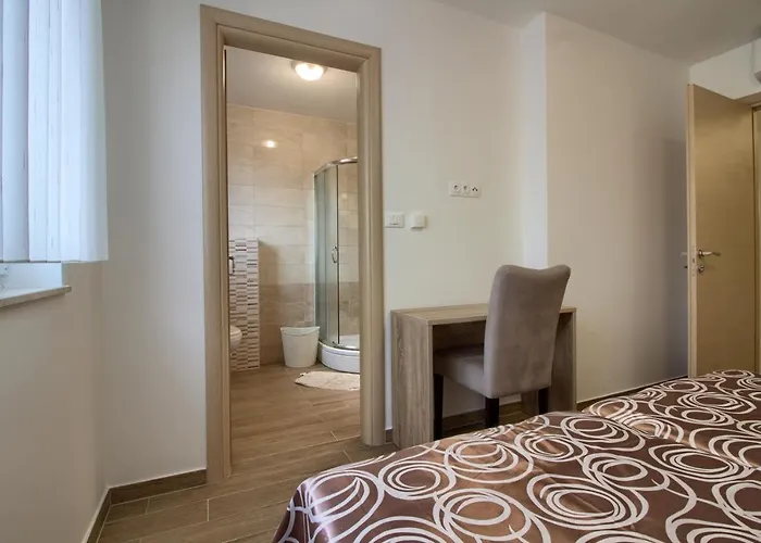 Complex Of 2 Olivia-marisol With 2 Private Pools For Up To 20 Persons, 200m From The Vila *