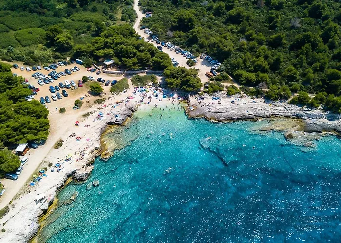 Vila Complex Of 2 Olivia-marisol With 2 Private Pools For Up To 20 Persons, 200m From The