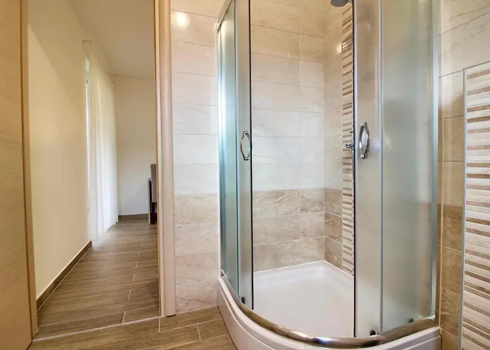 Complex Of 2 Olivia-marisol With 2 Private Pools For Up To 20 Persons, 200m From The Vila *