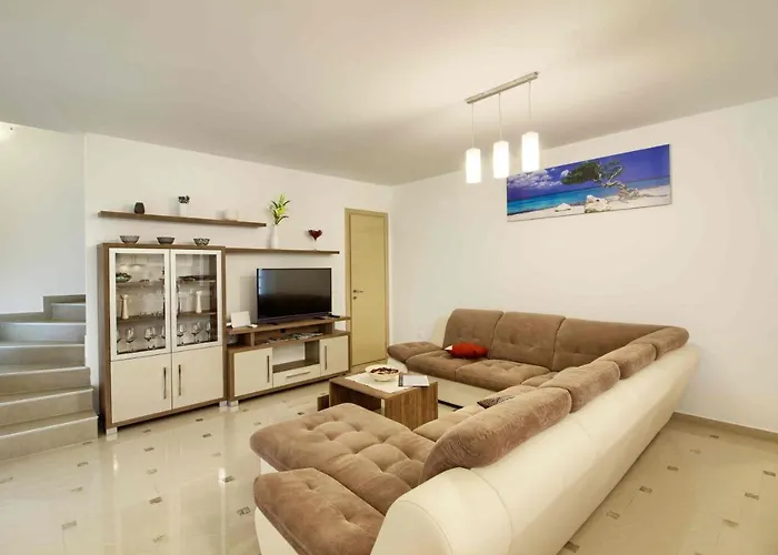 Vila Complex Of 2 Olivia-marisol With 2 Private Pools For Up To 20 Persons, 200m From The *