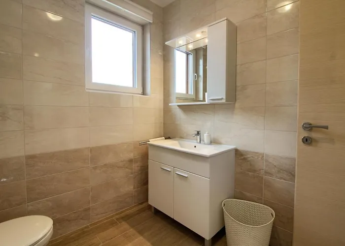 Complex Of 2 Olivia-marisol With 2 Private Pools For Up To 20 Persons, 200m From The Vila *